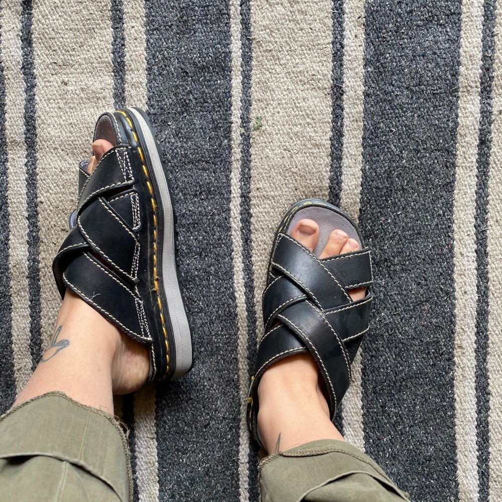 DR MARTEN SANDALS